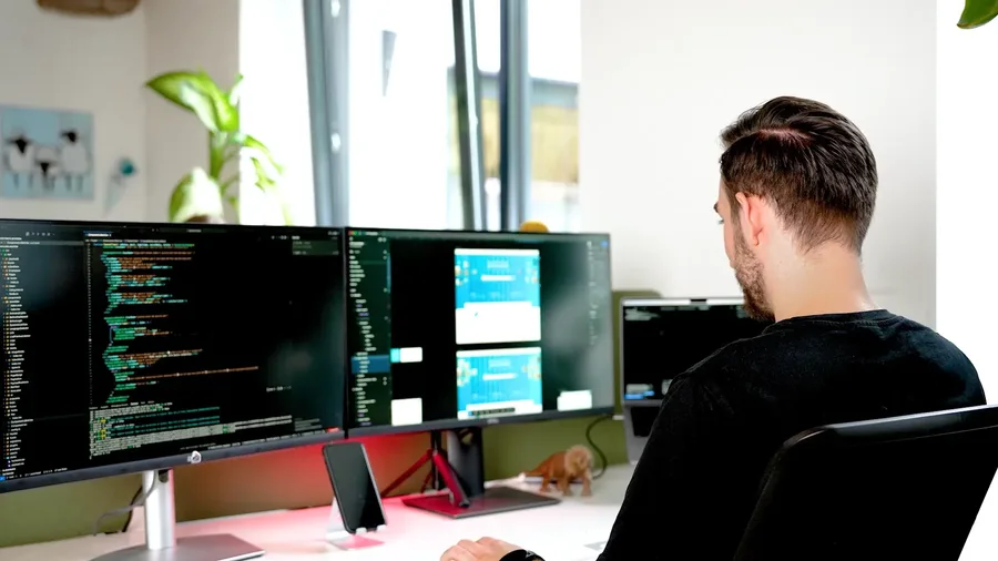 nauten Team entwickelt Strategie für komplexe CMS- und Websysteme