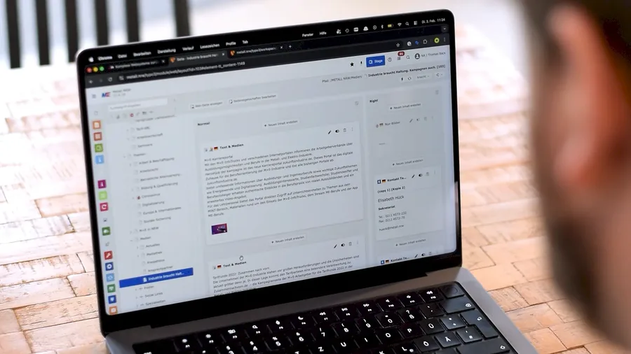 TYPO3 CMS auf einem Laptop für strukturierte Content-Pflege TYPO3 CMS auf einem Laptop für strukturierte Content-Pflege